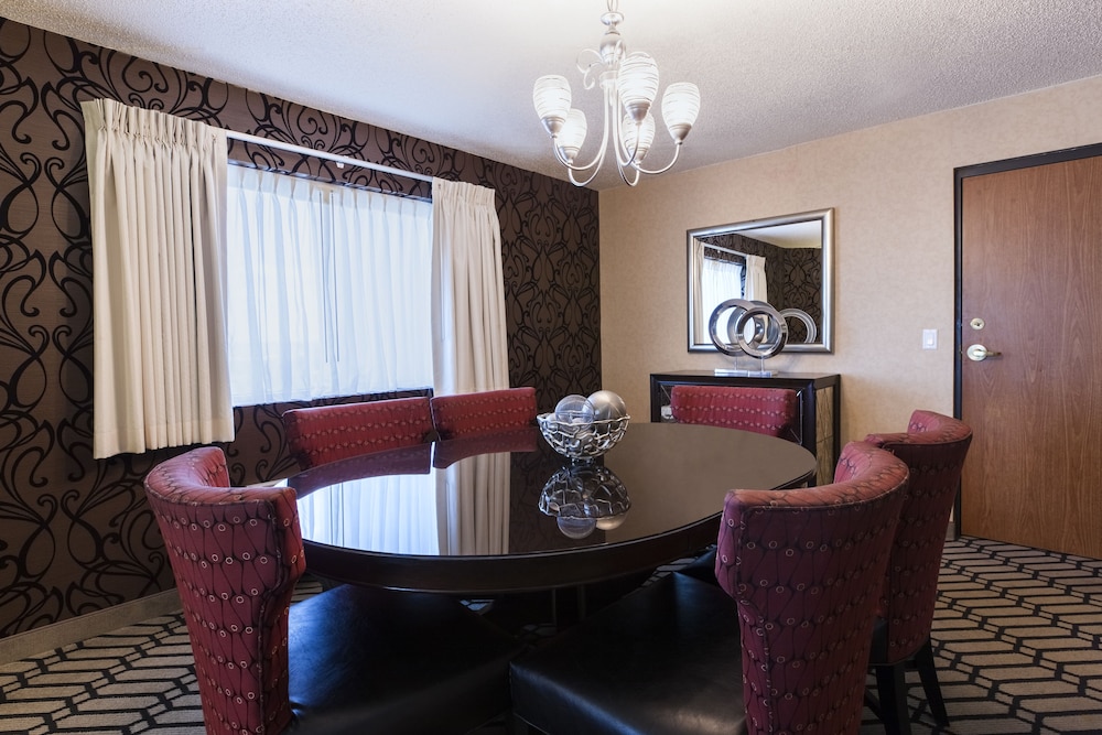 Delta Hotels By Marriott Fargo 33/53