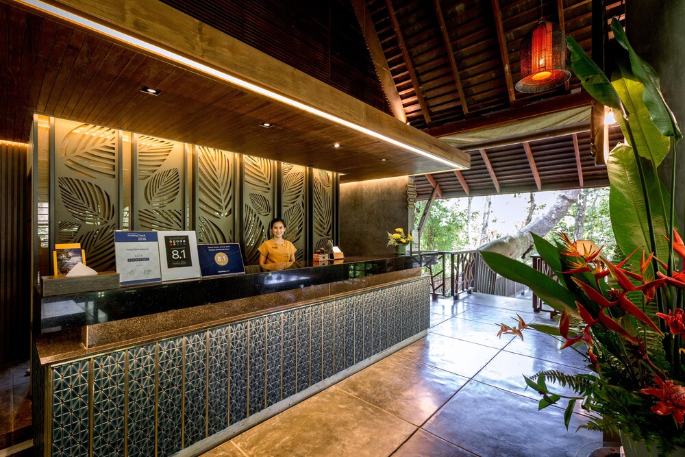 Khaolak Wanaburee Resort 12/73