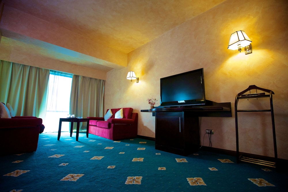 Hotel Delta 4 36/44