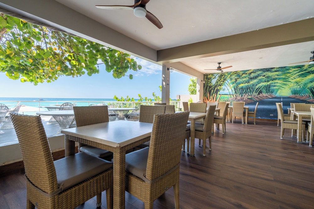 Travellers Beach Resort 47/61