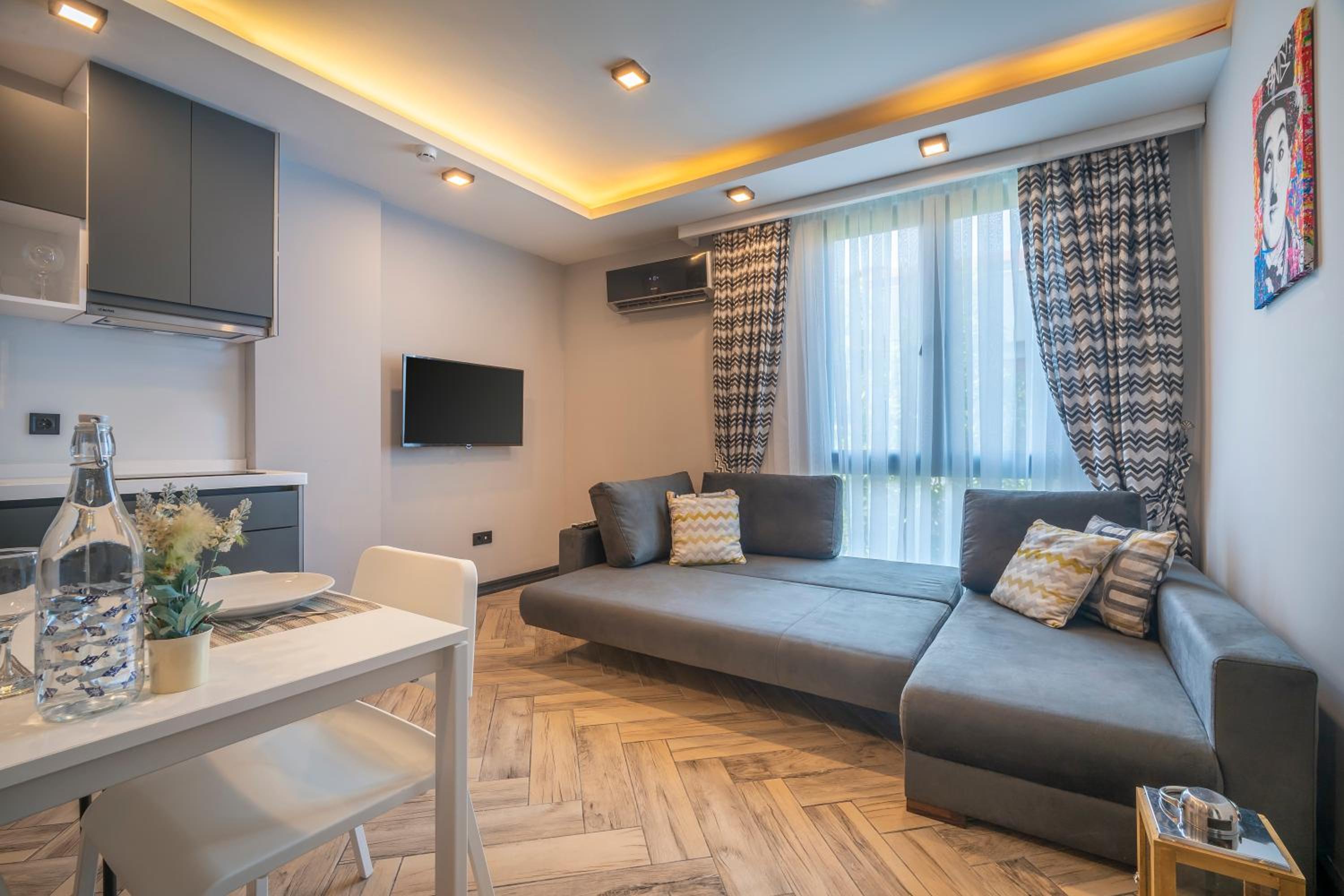 Meyde Boutique & Suites 24/50