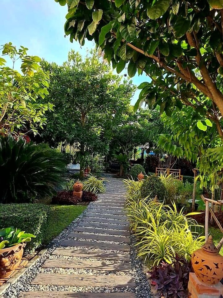 Baan Canalee 36/50