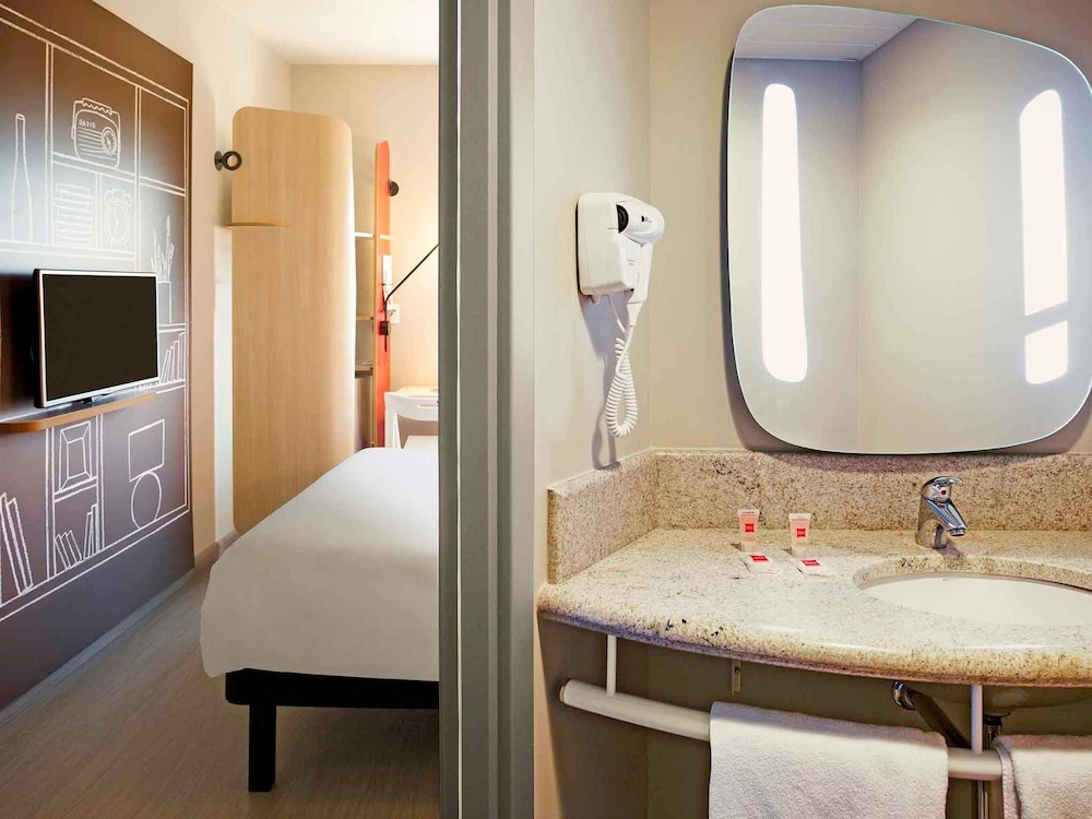 Ibis Paranagua 58/59