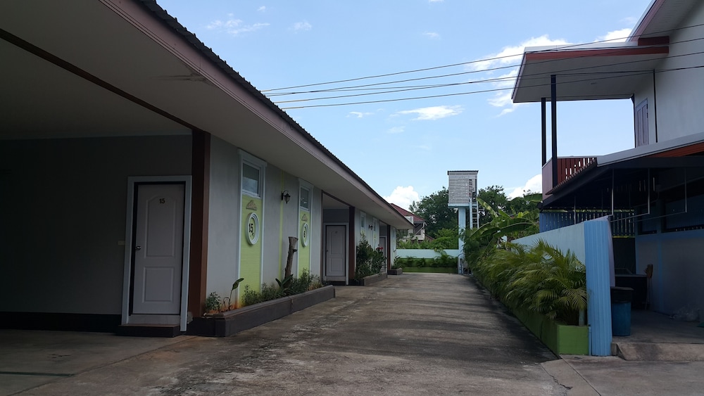 Garden House Resort 3/27