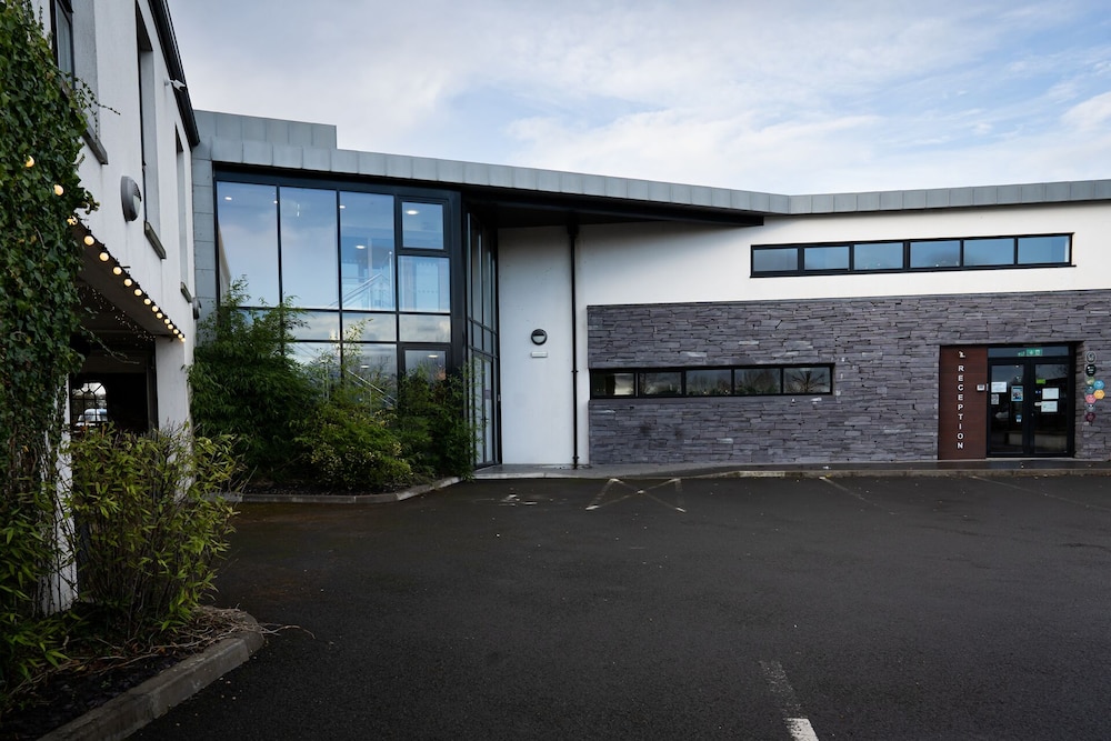 Ballyrobin Country Lodge 49/51