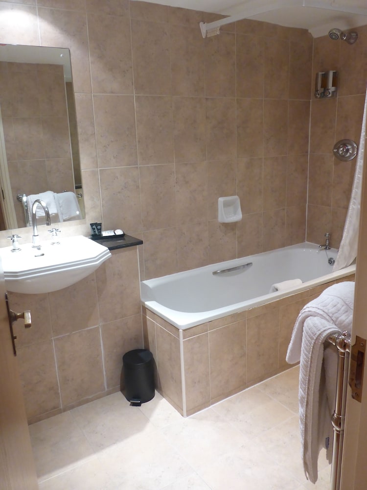 Royal Oak Hotel 48/49