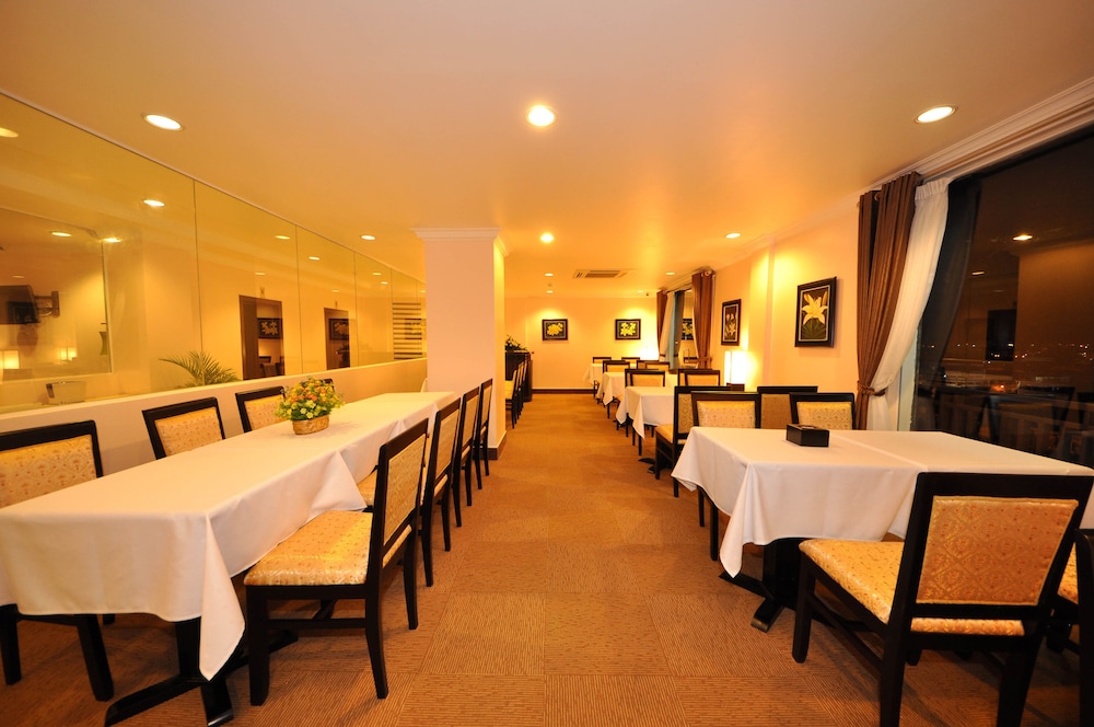 Rain Rock Hotel 32/46