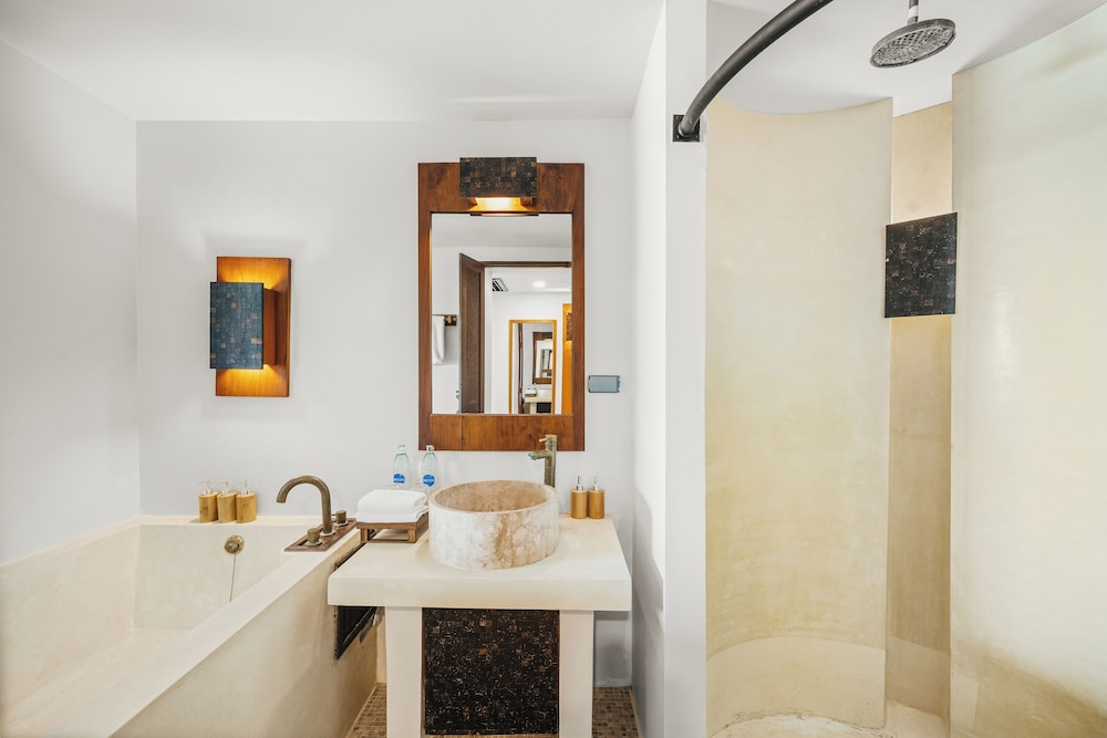 THE KALA SAMUI 49/50