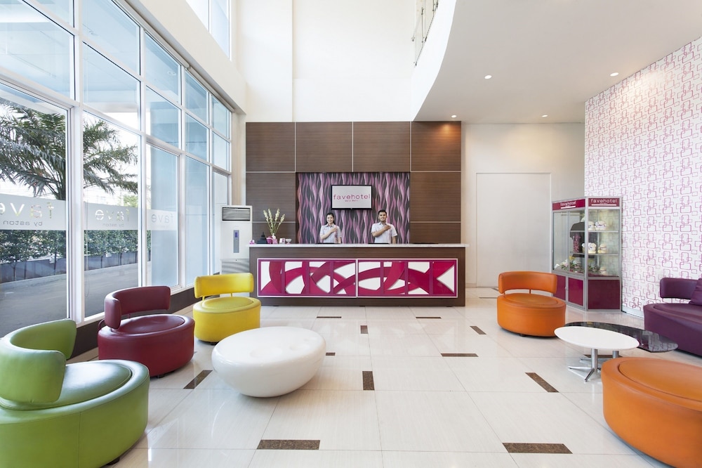Lobby at favehotel Solo Baru, Grogol