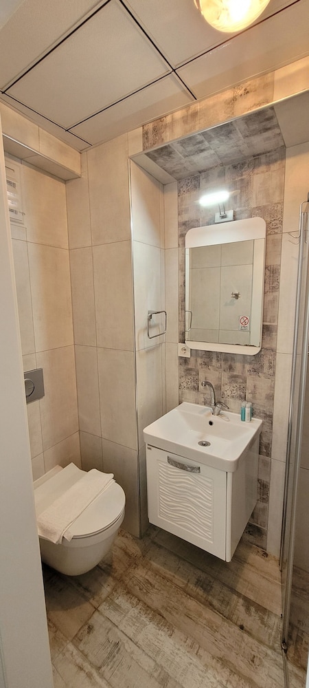 Tenes Otel 36/41