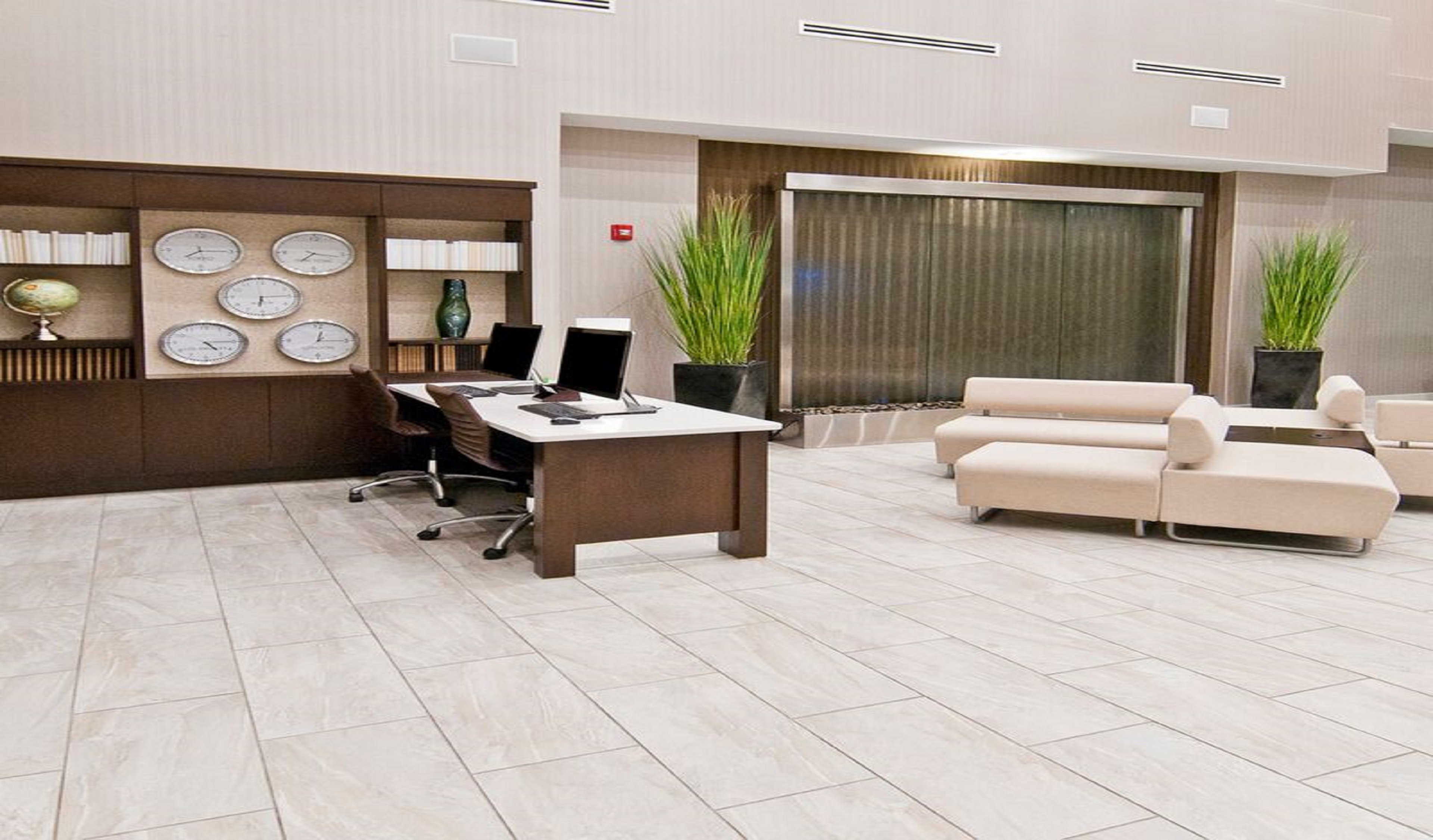 Holiday Inn Austin Airport 10/58