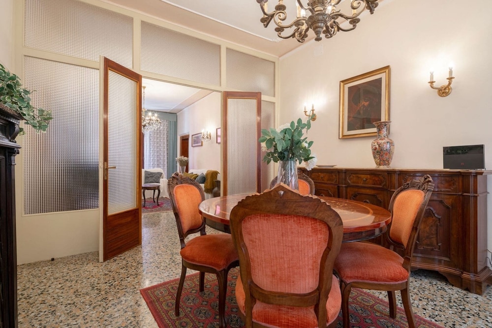 The Arsenal Large Apartment 28/47