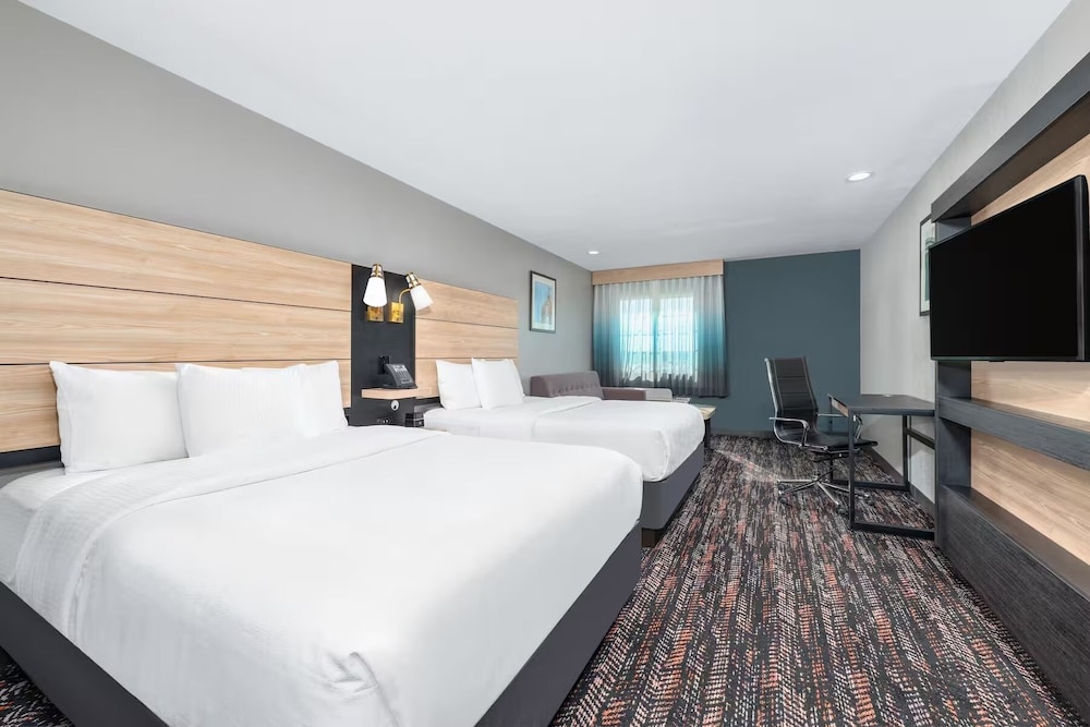 Deluxe, 2 Queen Beds