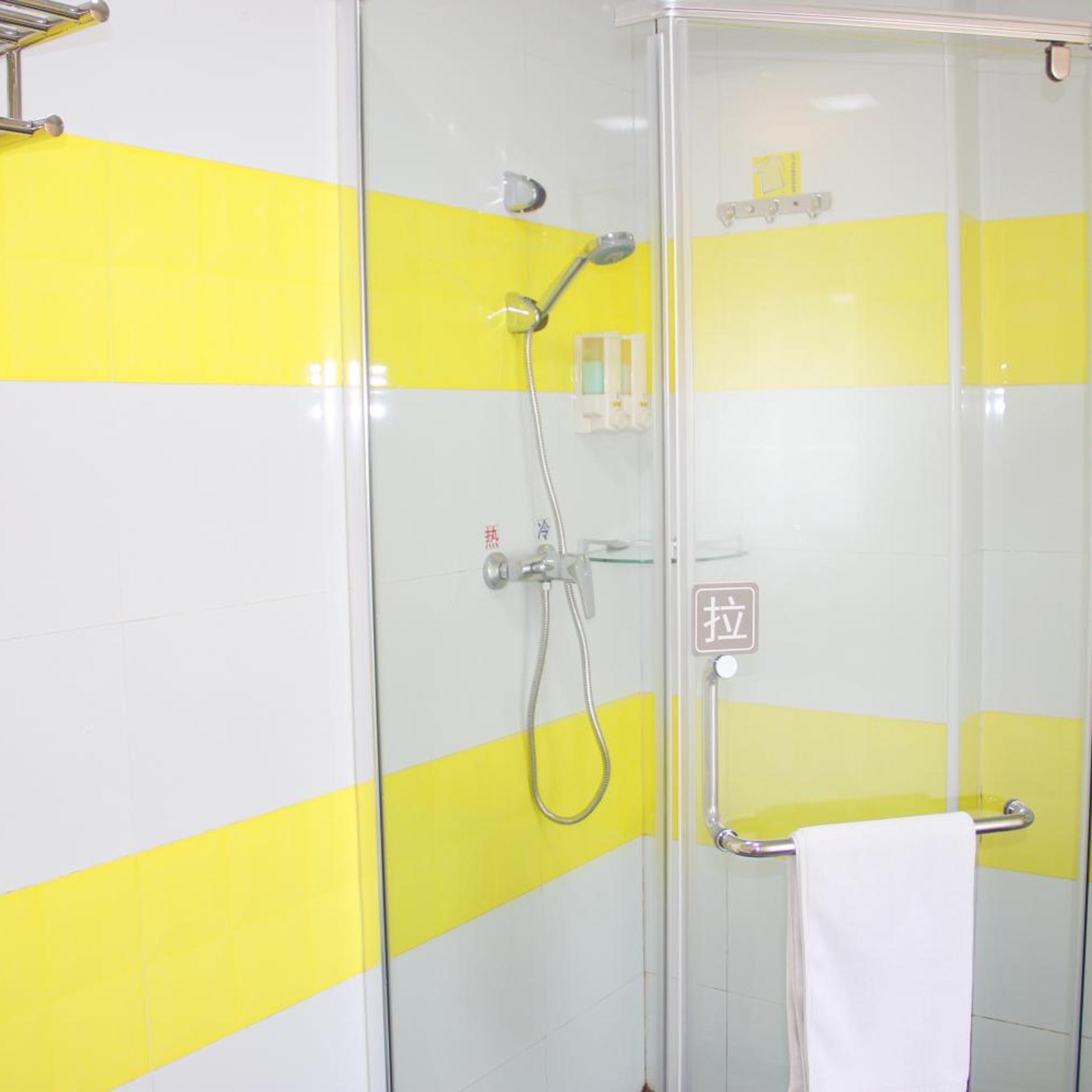 7 Days Inn (Guangzhou Jiekou Zhenbei Road) 33/35