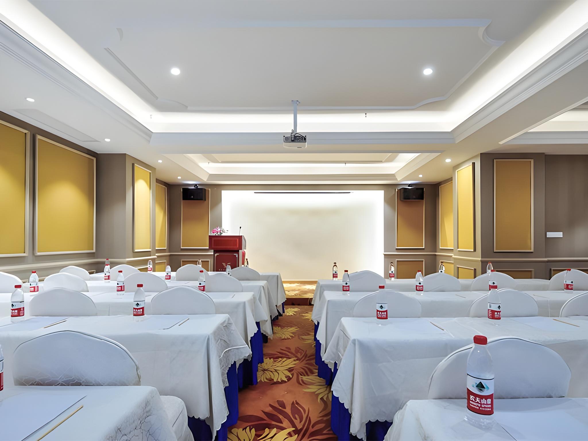 Vienna Hotel (Suzhou Shengze International Trade Center) 26/29