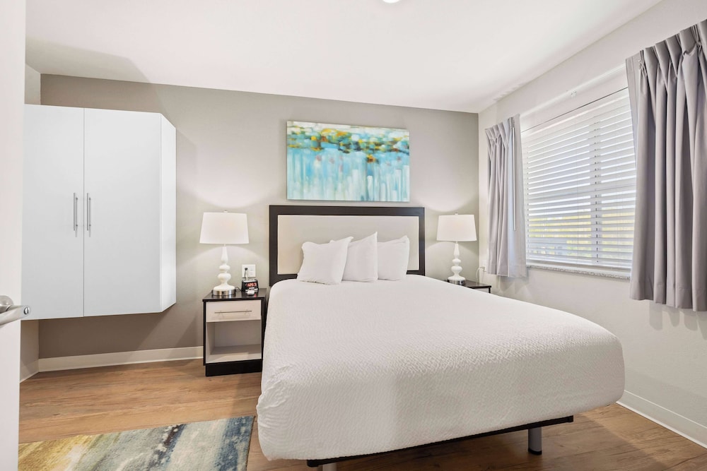 WaterWalk Extended Stay by Wyndham Kansas City - Overland Pk 12/61