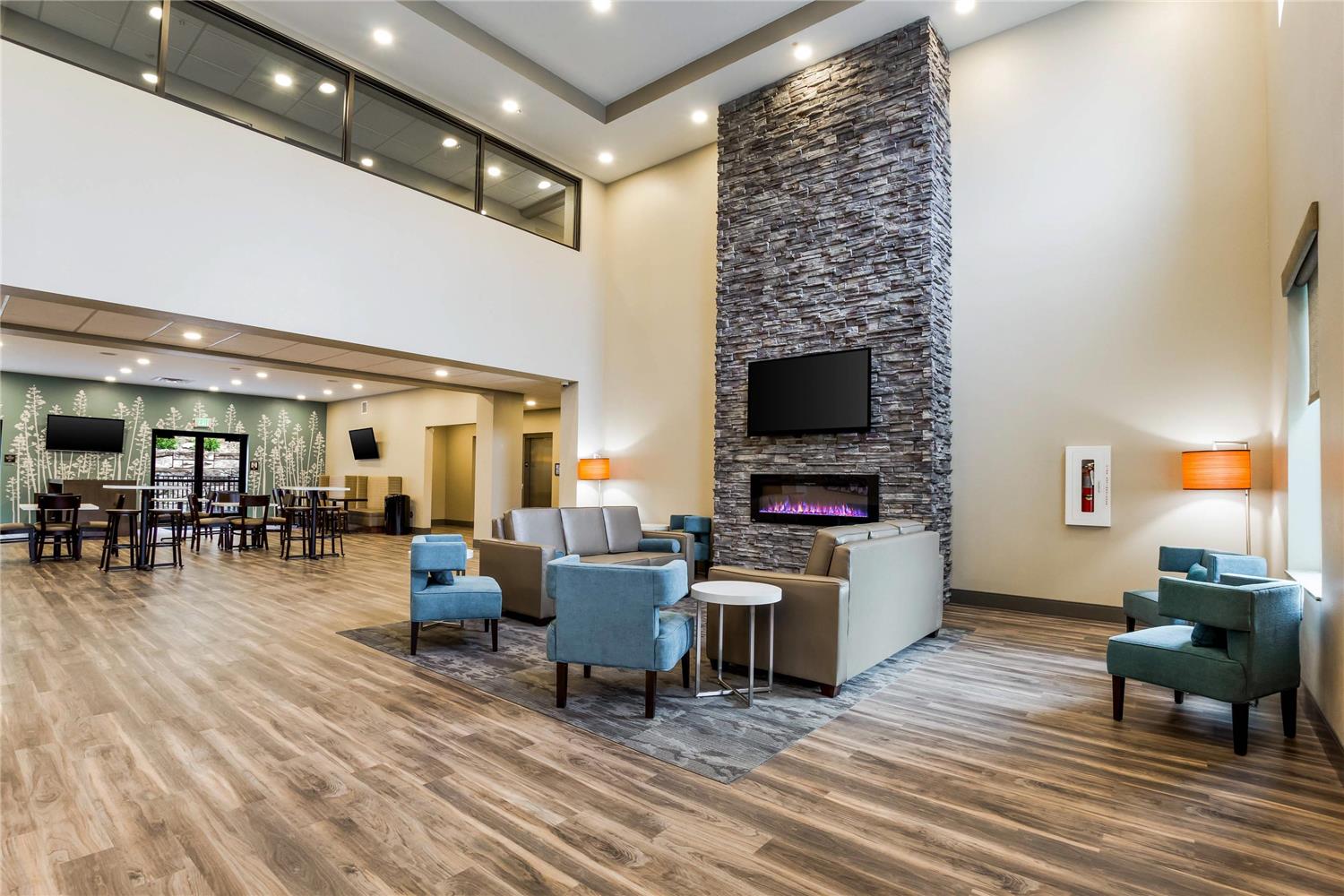 Mainstay Suites Winfield Teays Valley 7/15