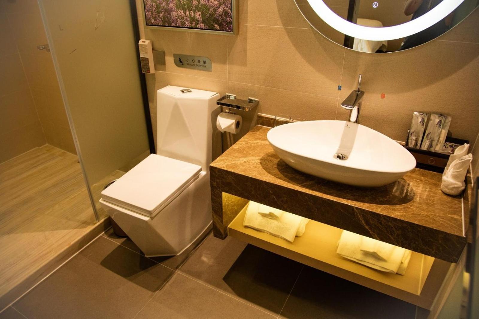Lavande Hotels Shenzhen North Railway Station Bantian Metro Station 38/51