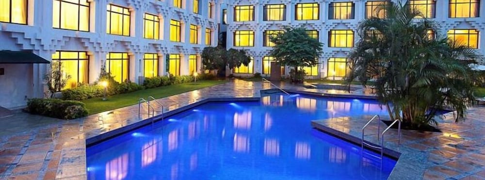 Welcomhotel by ITC Hotels, Alkapuri, Vadodara 52/57