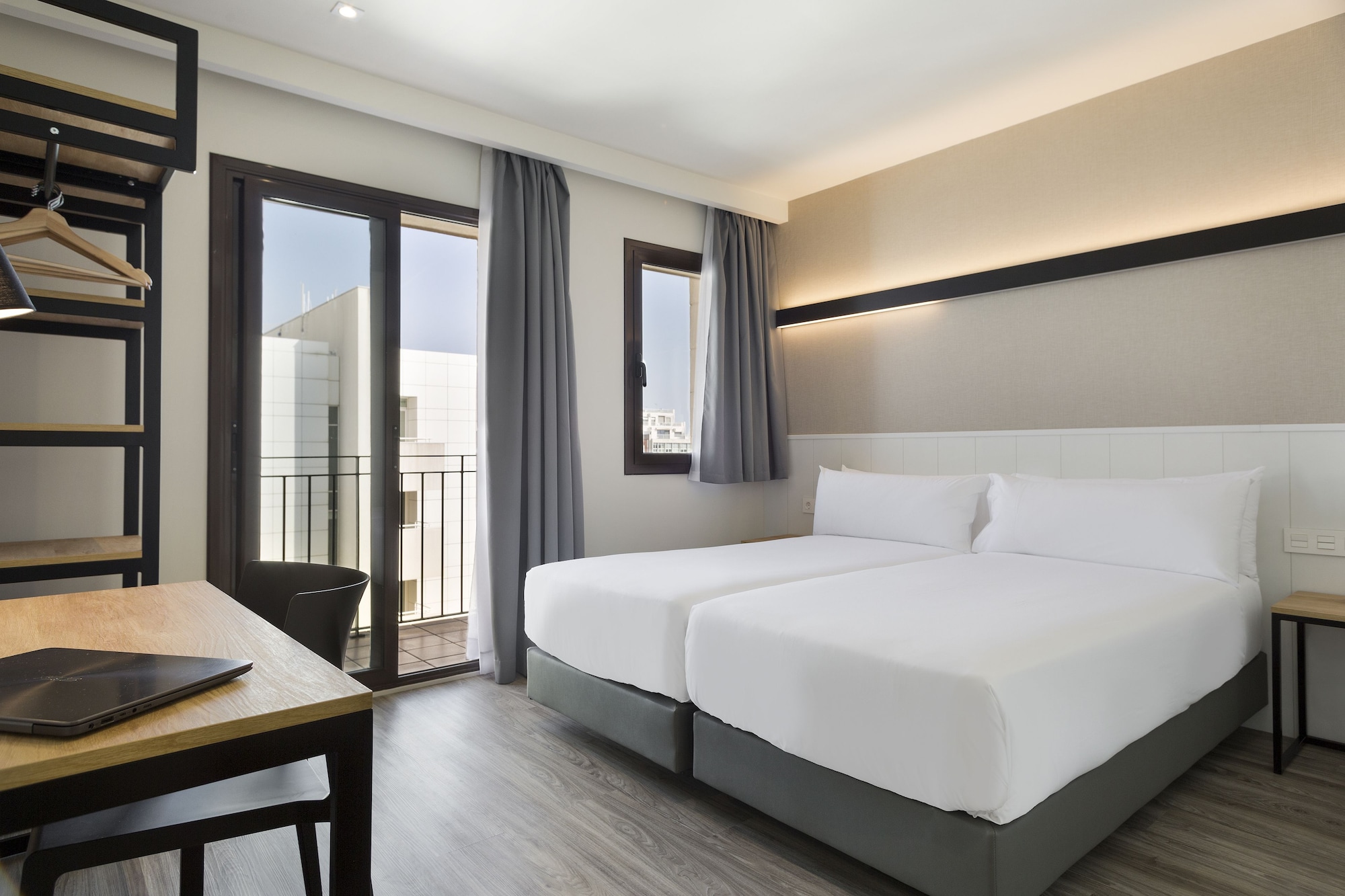SUPERIOR, DOUBLE BED
