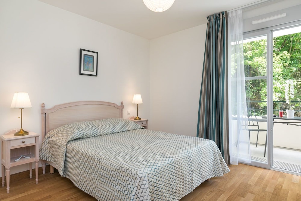 Home Médicis Les Petites Roches 8/29