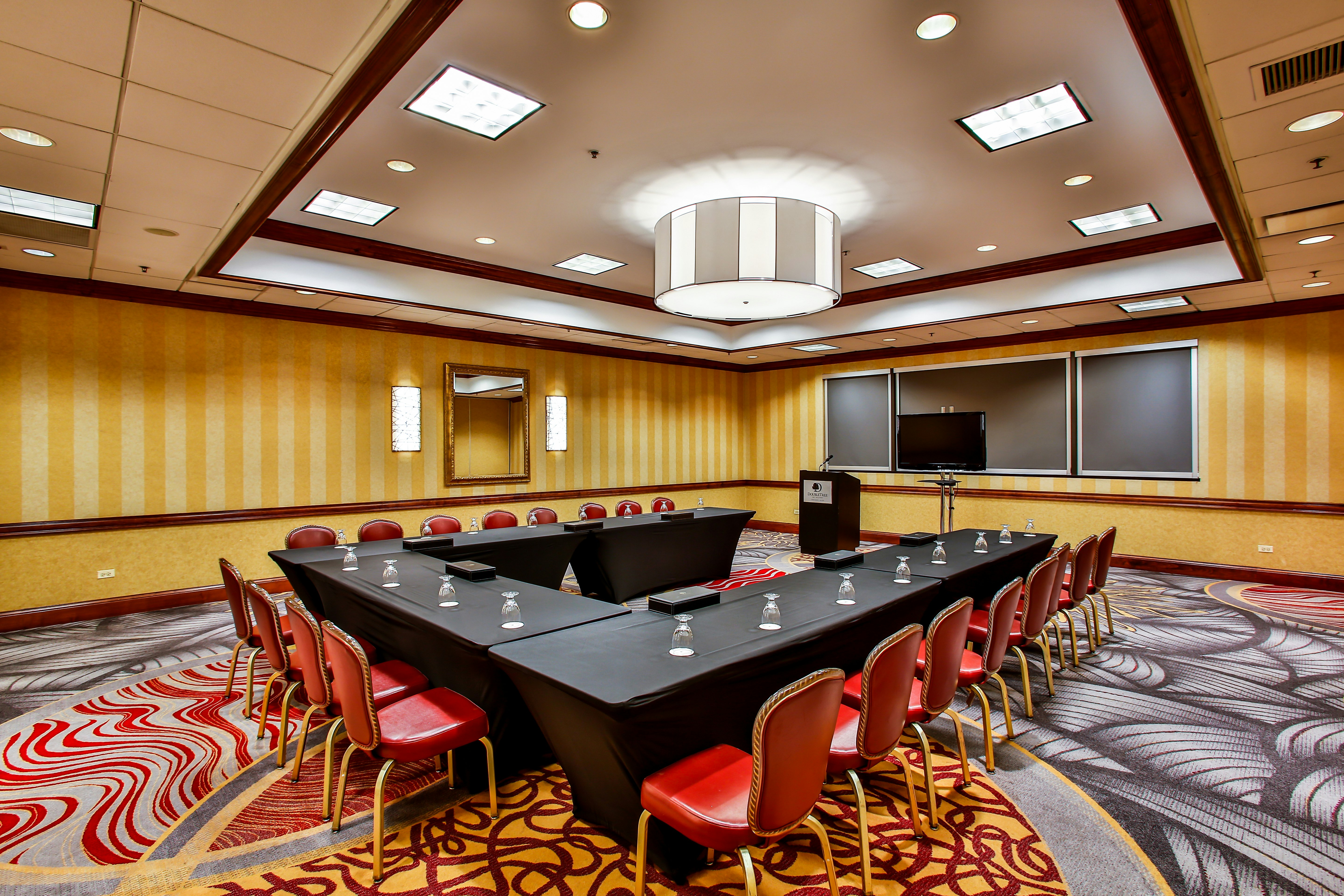Doubletree By Hilton Chicago Alsip 66/78