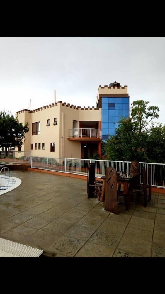 Regency Mount Kenya Hotel 24/24