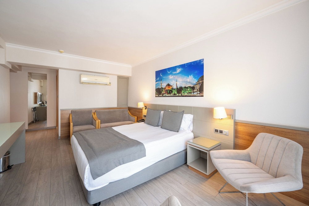 Klas Hotel 12/50