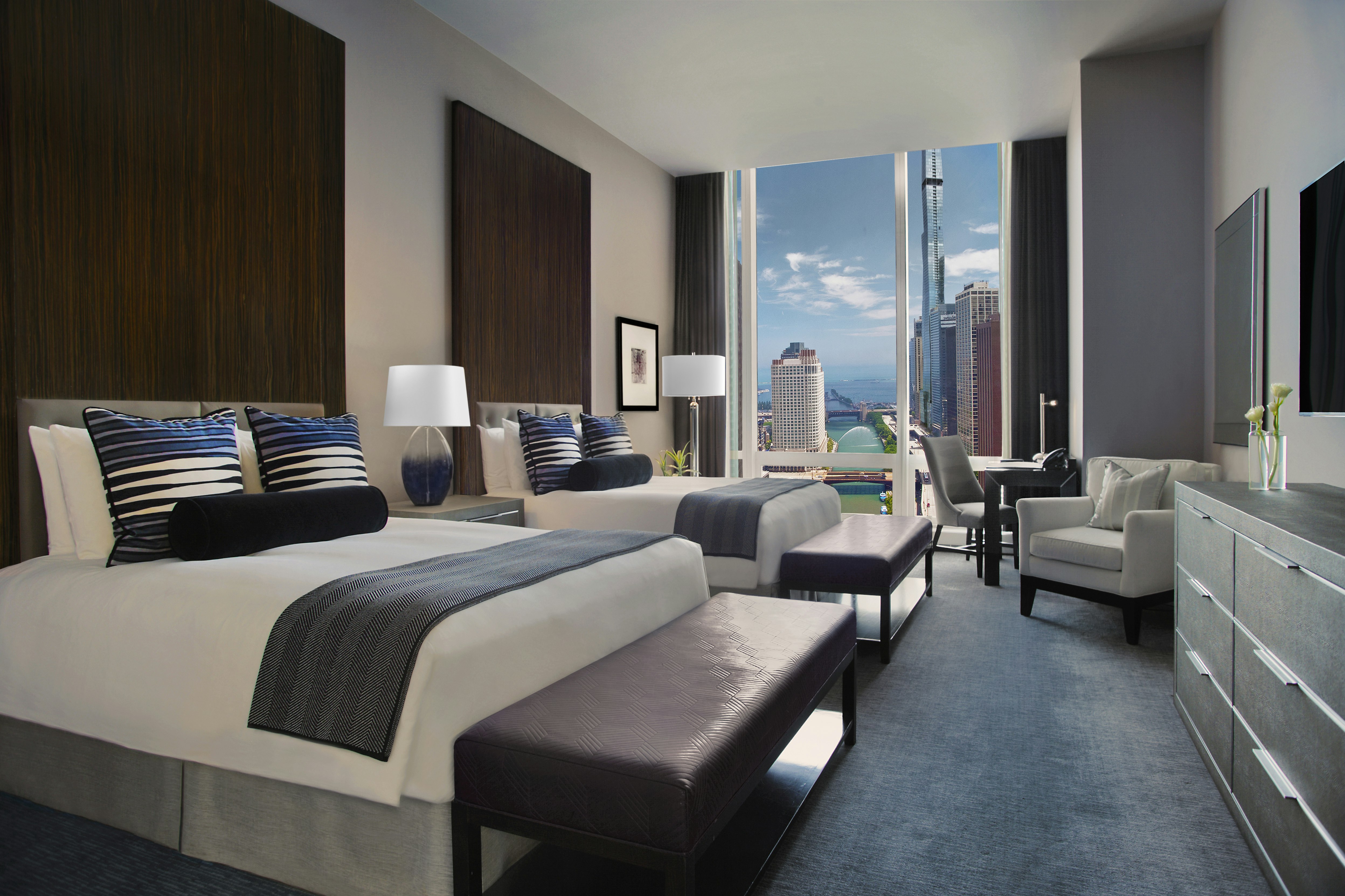 DELUXE, 2 QUEEN BEDS, RIVER VIEW