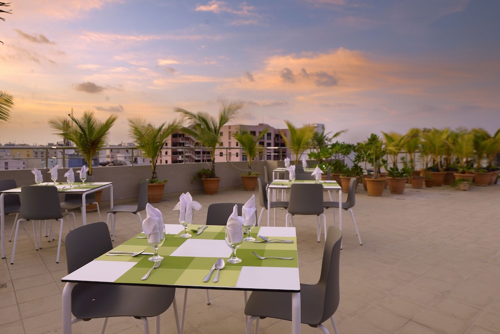 Champa Central Hotel 50/60