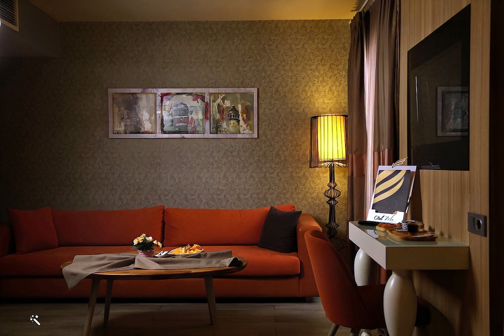 Hotel Zade 45/50