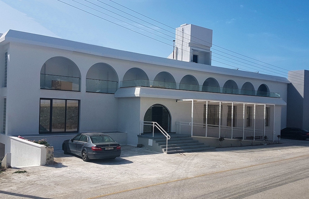 E.J Pyrgos Bay Hotel 25/41