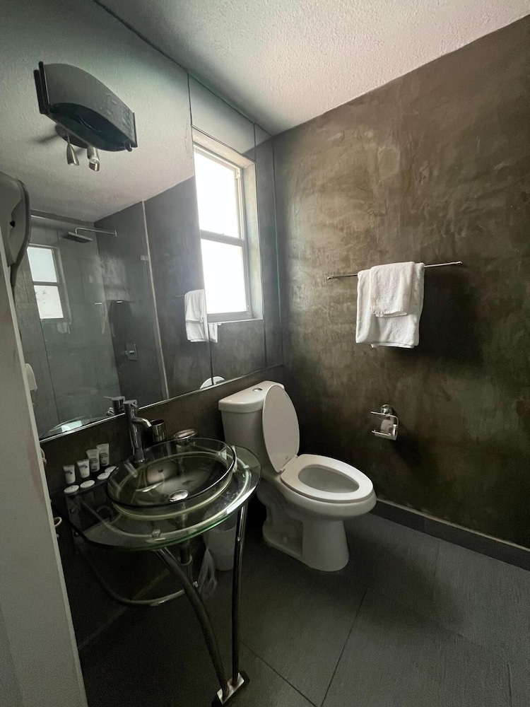 M Boutique Hotel 41/44