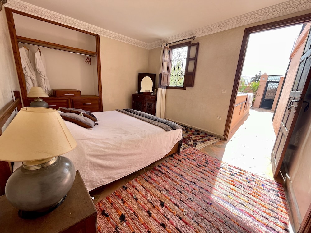Riad Elias 14/72