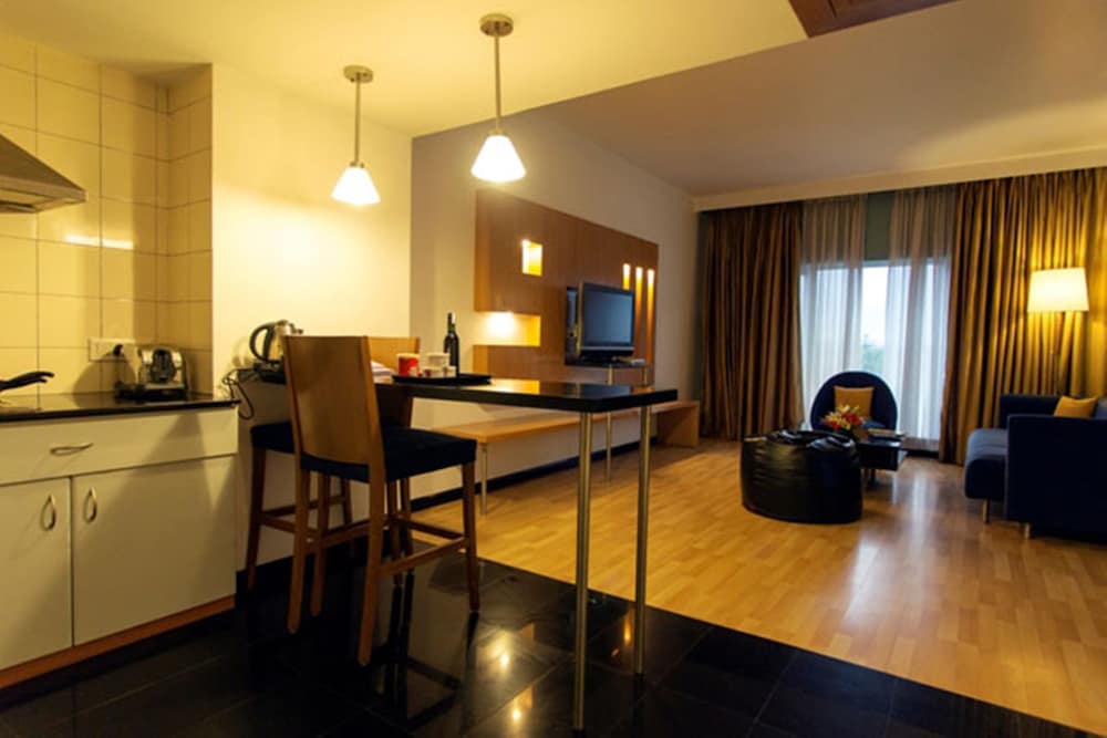 Royal Orchid Hotel Bangalore 34/41