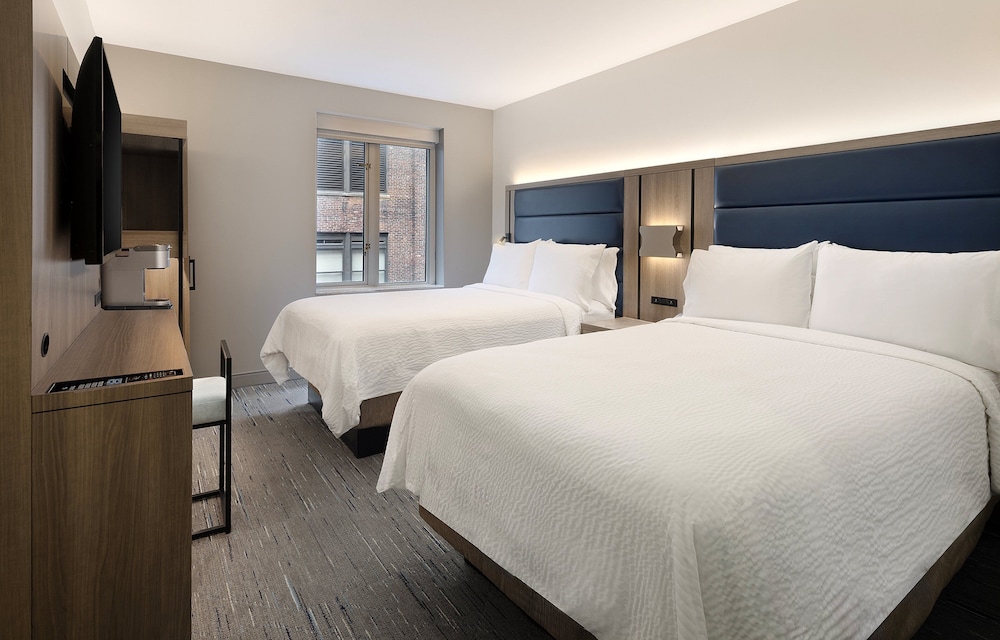 Standard, 2 Double Beds, Holiday Inn Express - New York City Chelsea 7/10