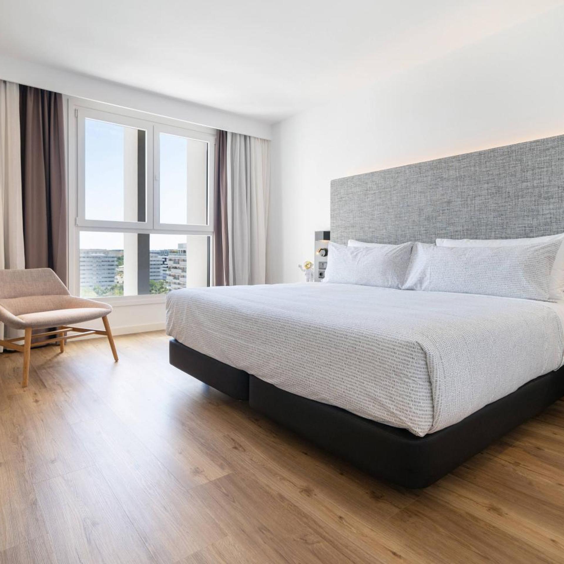 Town House, King Bed