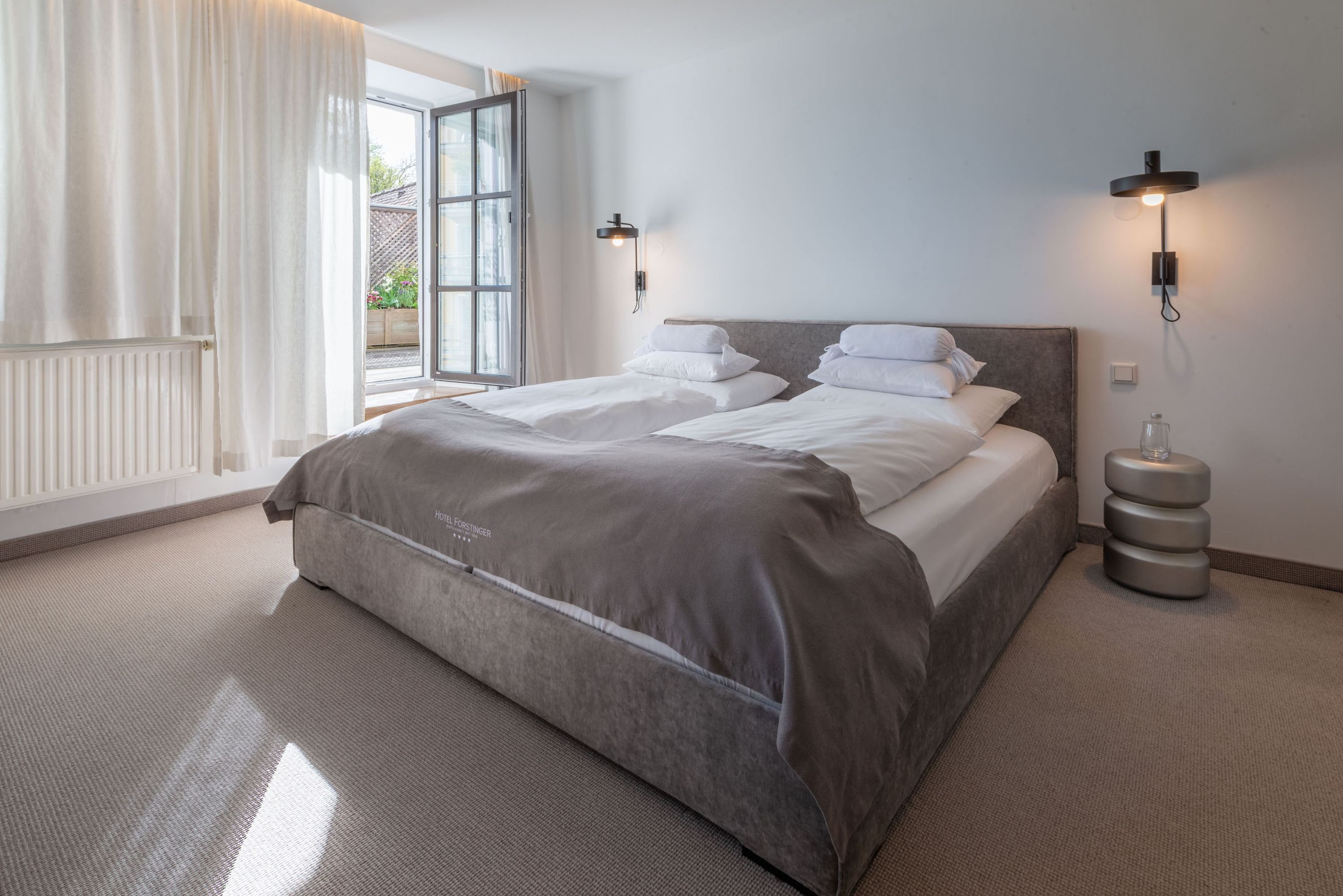 FORSTINGER HOTEL 16/50