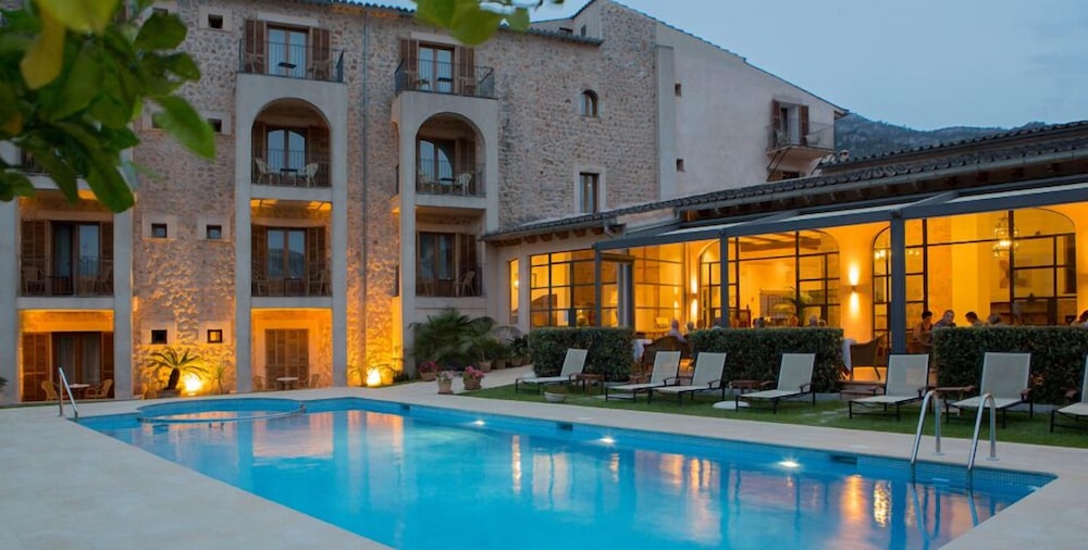 Cal Bisbe Hotel 70/70