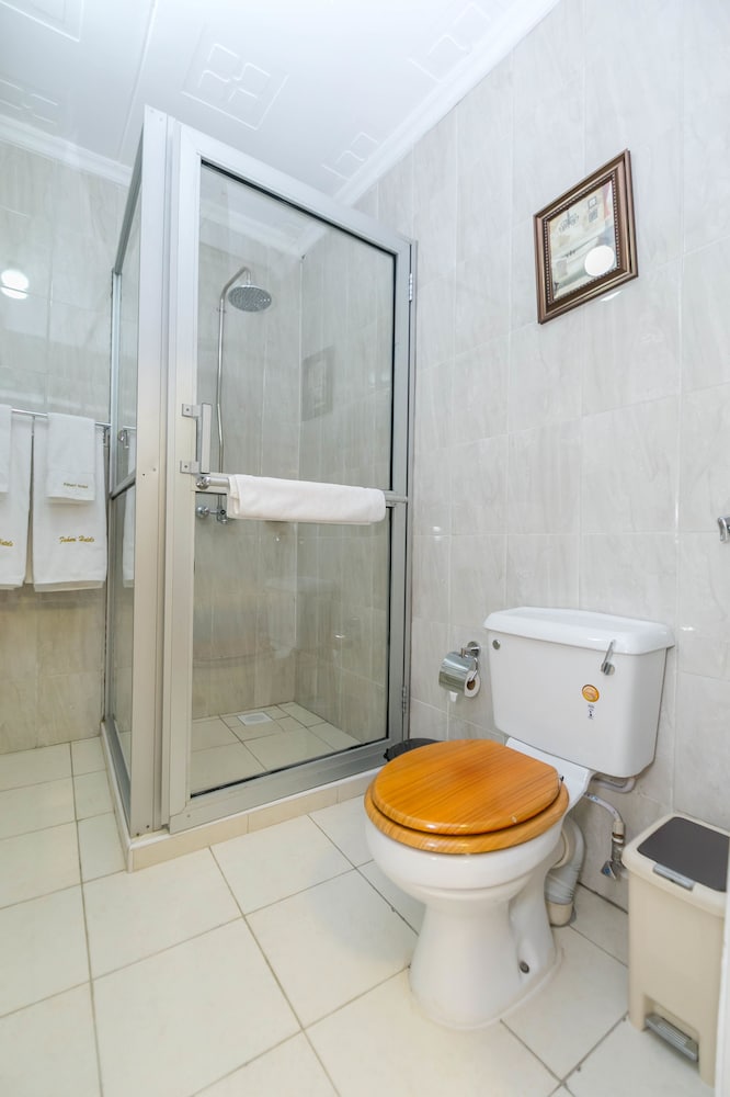 Fahari Gardens Hotel 43/50