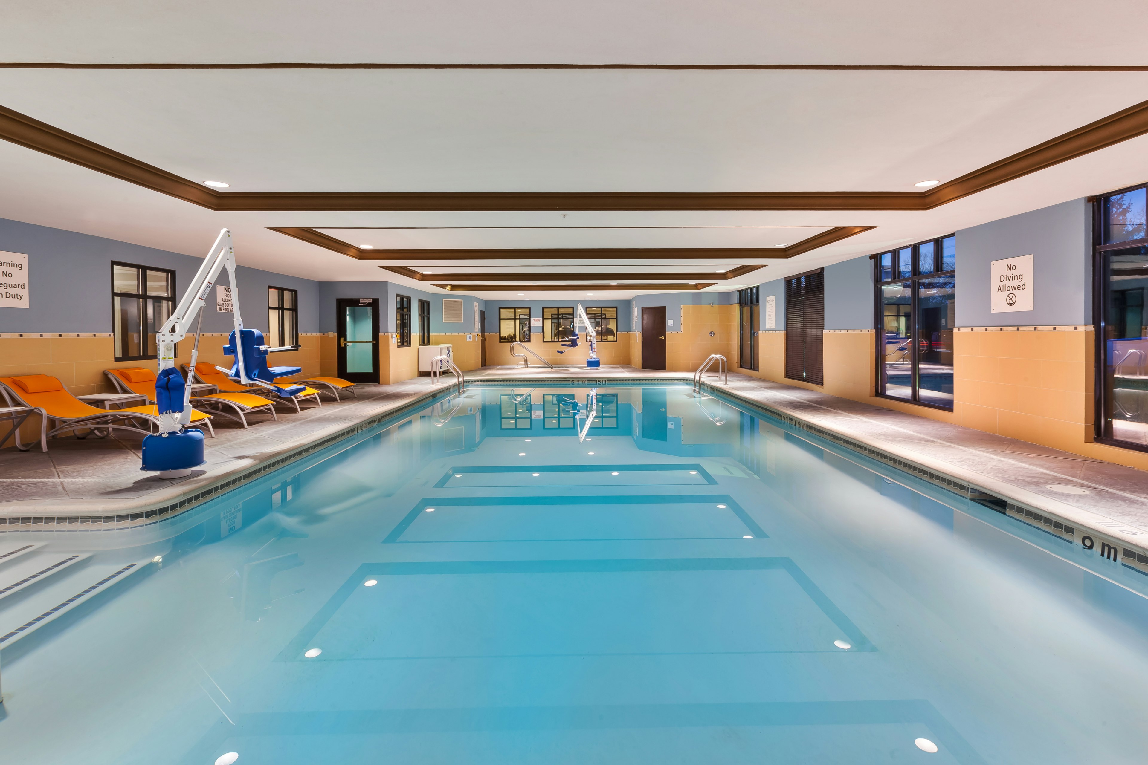 Holiday Inn Express Suites Warminster Horsham 37/63