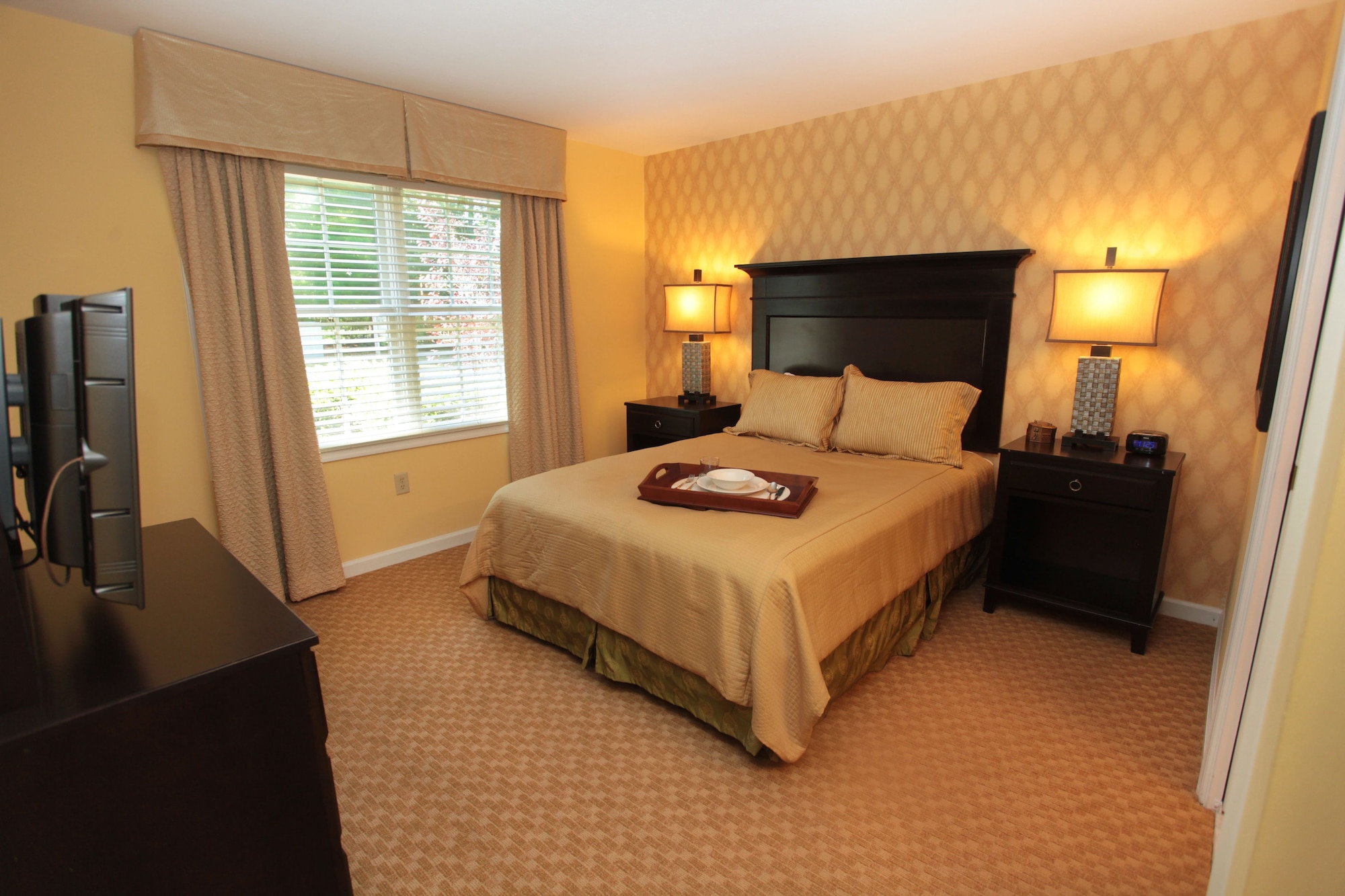 2 BEDROOMS, SUPERIOR, APARTMENT, KITCHENETTE
