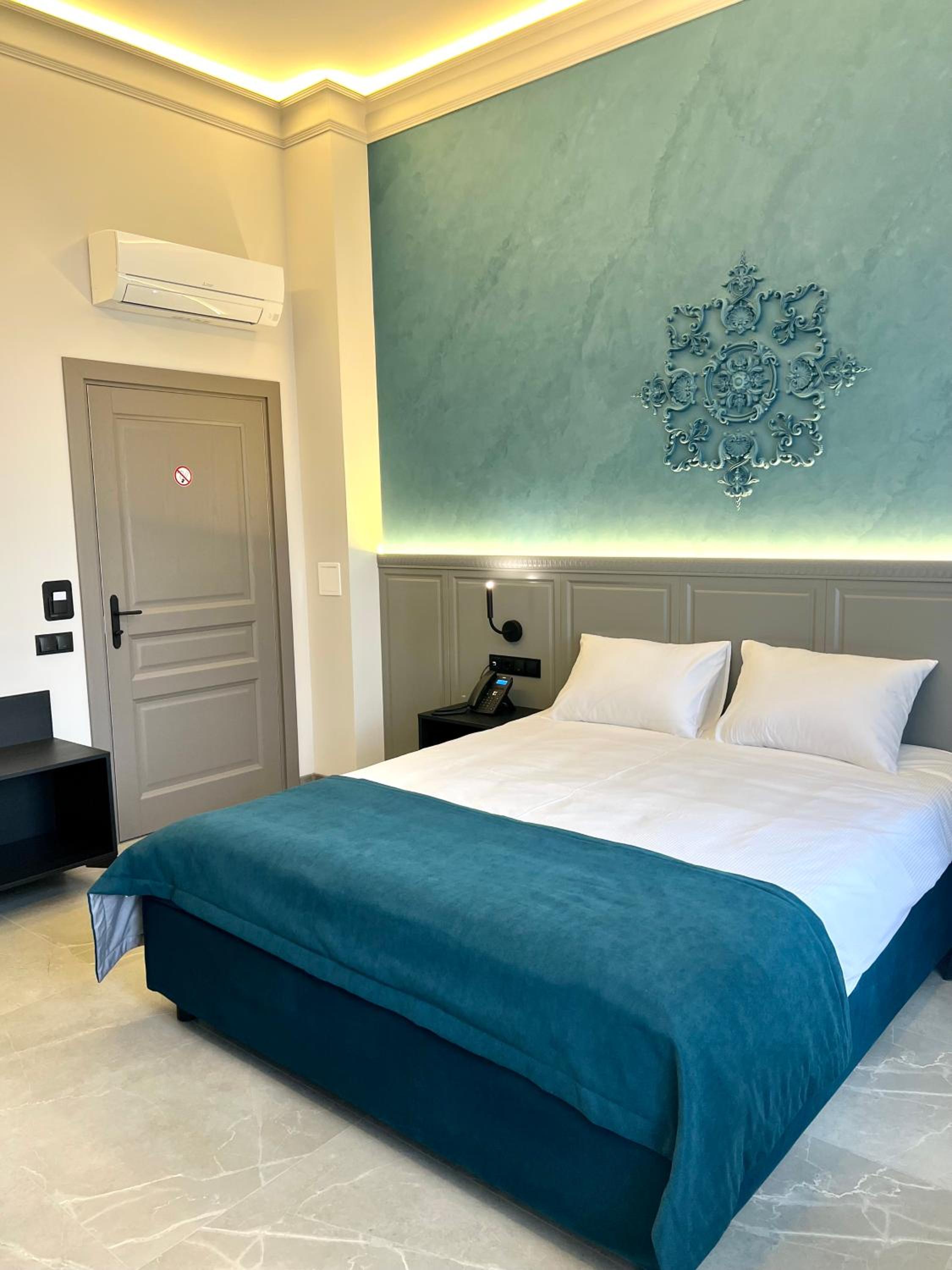 Room, Double Bed, Accessible