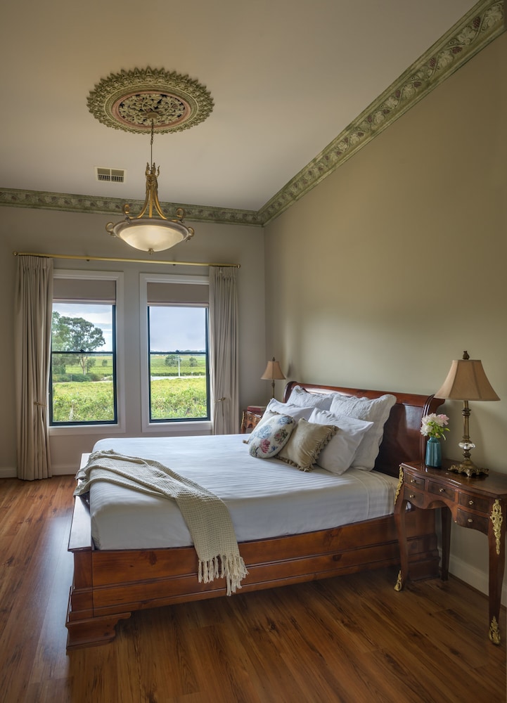 Cottage, King Bed