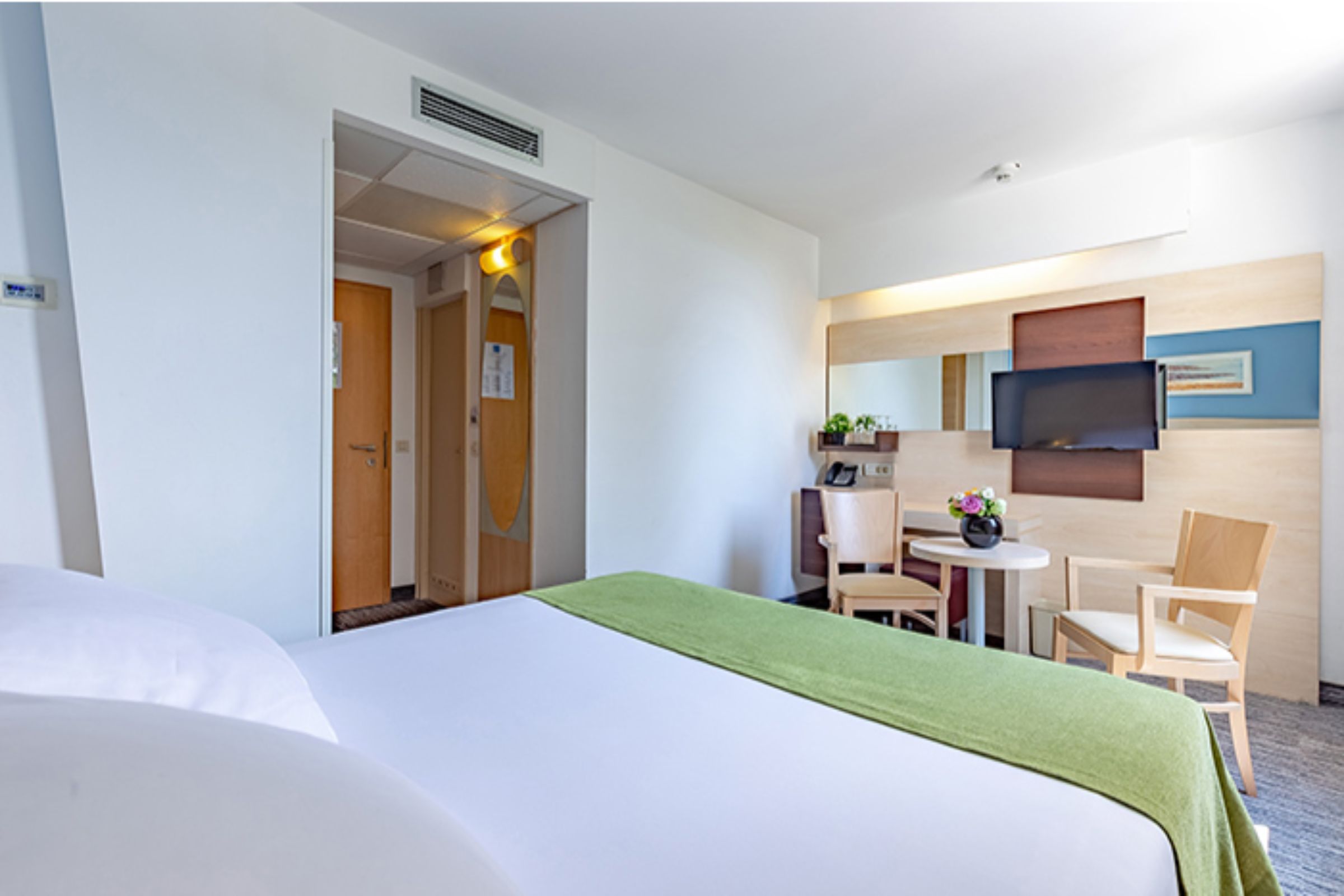 غرفة كلاسيكية بسرير مزدوج، Valamar Diamant Hotel 2/9