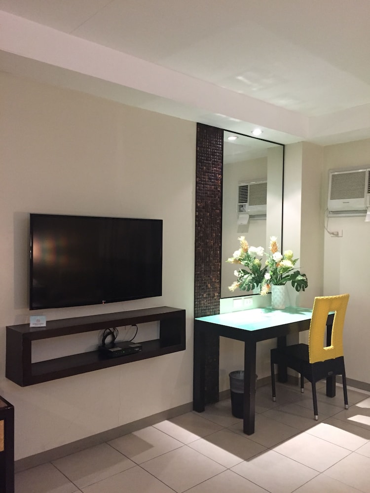 Circle Inn - Iloilo City Center 24/50