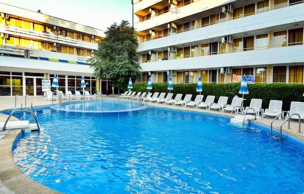 HOTEL OASIS 5/29