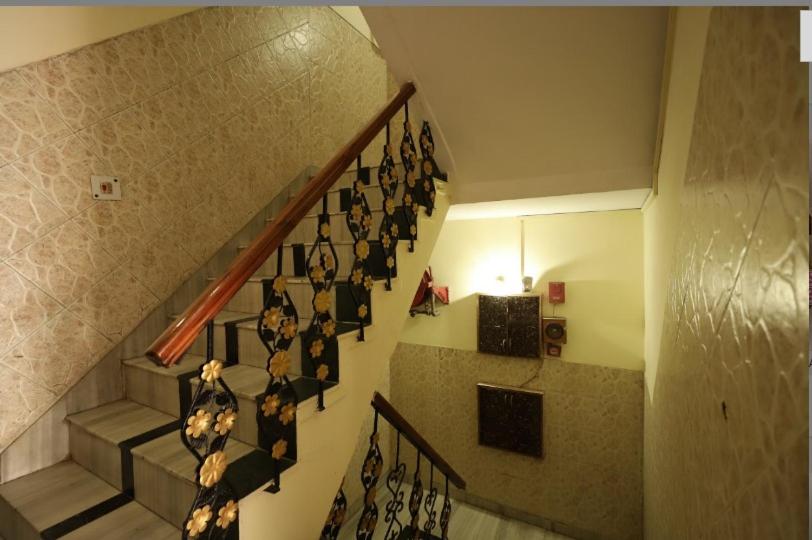 Lord Krishna Dx Inn Hotel 26/33