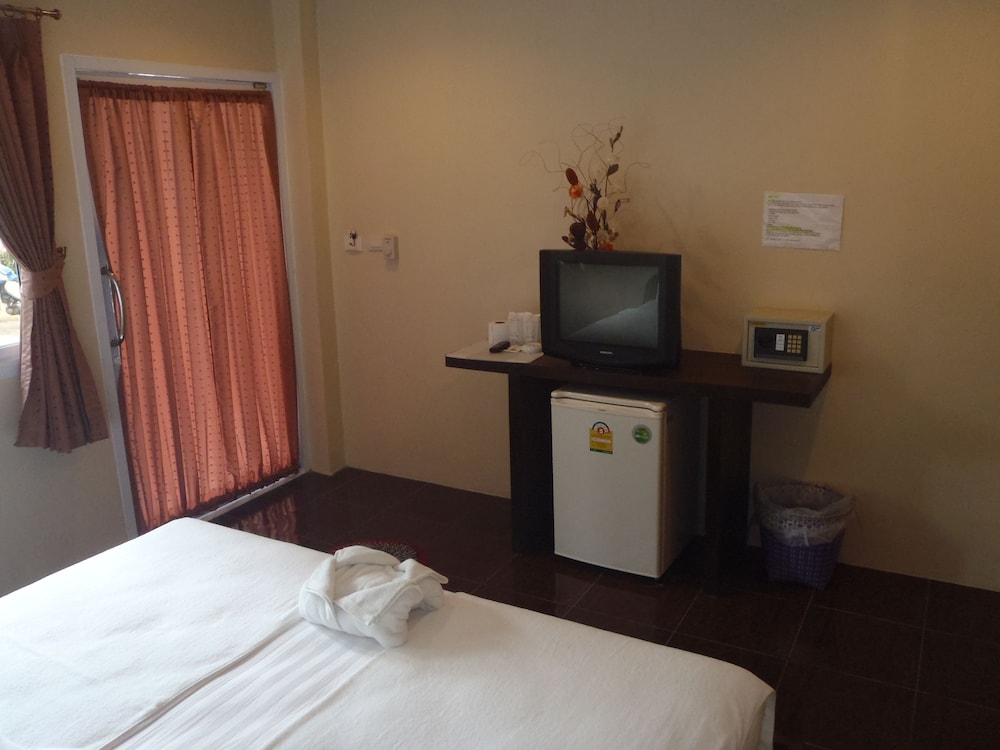 Silver Sands Beach Resort 25/100