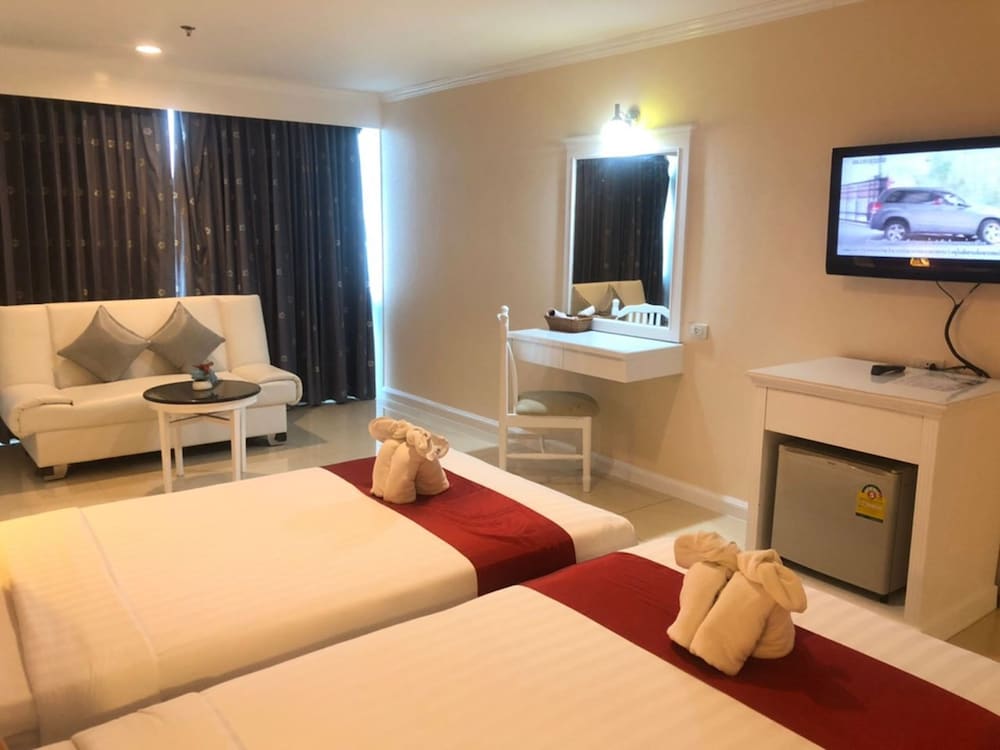 Bay Hotel Srinakarin 30/55